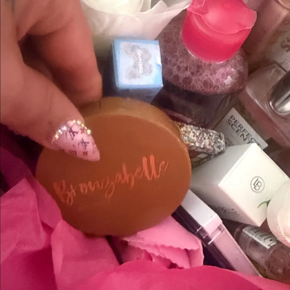 Makeup Gift Set with Pink and White Accents. Over 200$ in ultra products